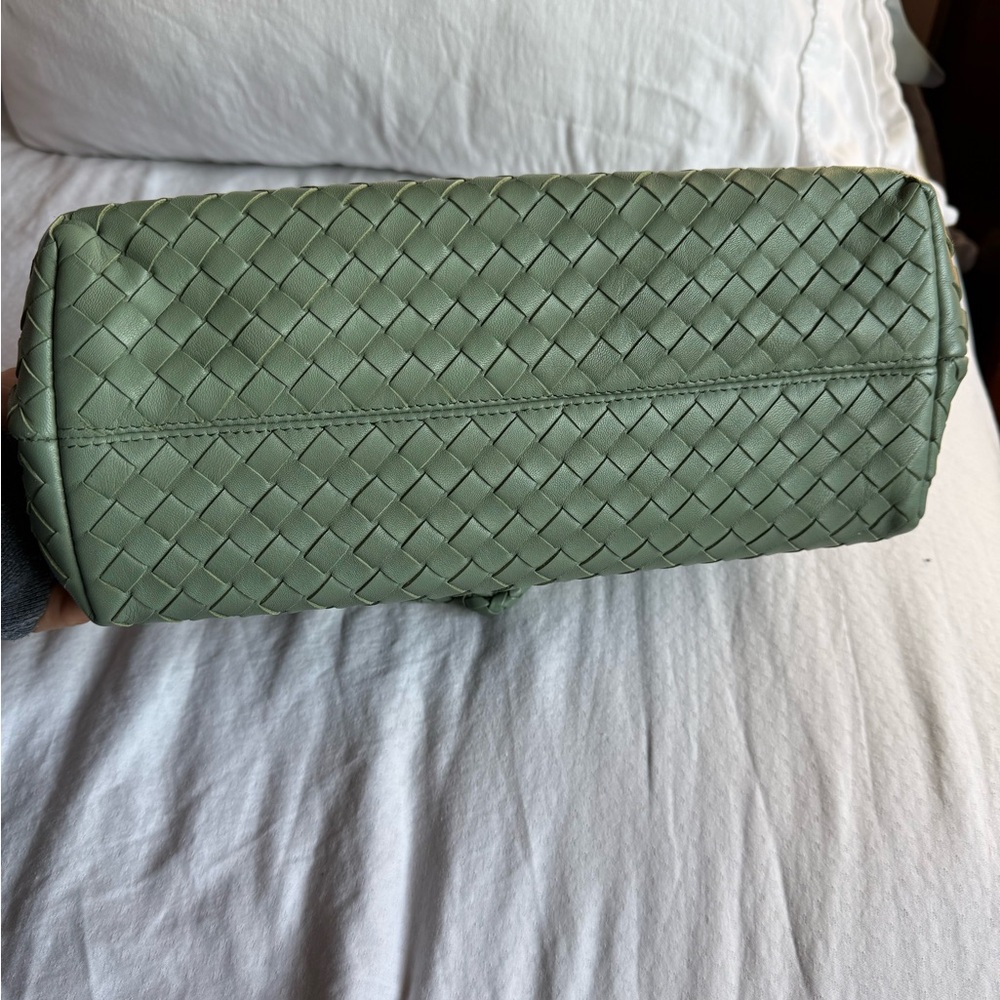 Quince Medium Italian Leather woven satchel
Sage - Picture 4 of 11